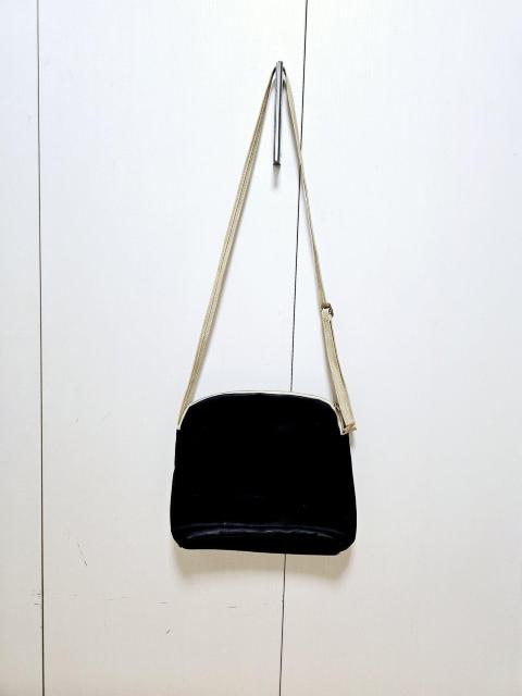 DISNEY Minnie Mouse ミニー ドット柄 ショルダーバッグ < アニメ/コミック/キャラクター DISNEY Minnie Mouse ミニー ドット柄 ショルダーバッグ < アニメ/コミック/キャラクターの