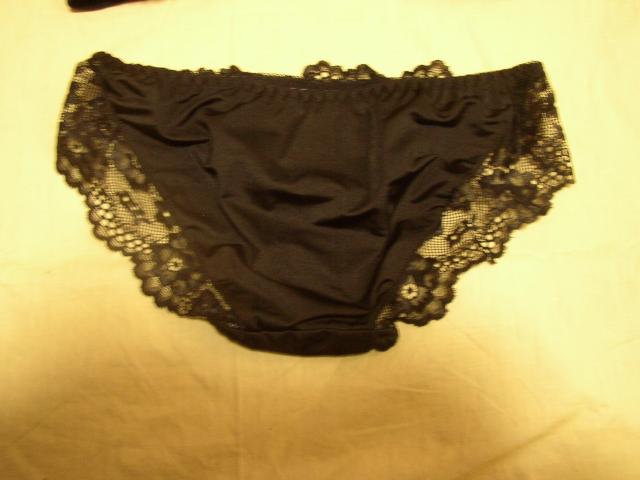 ブラックに金刺繍使いC70Mワイヤー入り < 女性ファッション ブラックに金刺繍使いC70Mワイヤー入り < 女性ファッションの