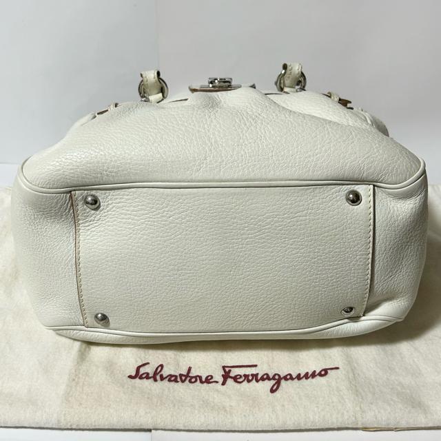 Salvatore Ferragamo �t�F���K�� AB-21-7421 �K���`�[�j ���U�[ �n���h�o�b�O �A�C�{���[ �V���o�[ �� �u�����h�� 