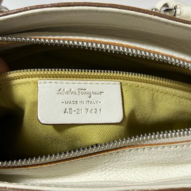 Salvatore Ferragamo �t�F���K�� AB-21-7421 �K���`�[�j ���U�[ �n���h�o�b�O �A�C�{���[ �V���o�[ �� �u�����h�� 