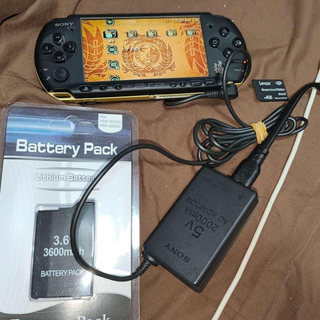 PSP-3000 モンスターハンターモデル 本体 ACアダプター 新品バッテリー
