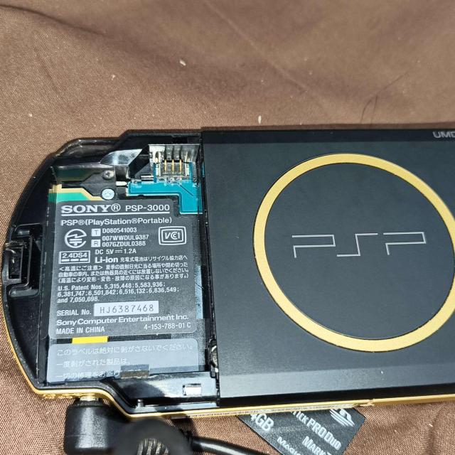 ゲームソフト/ゲーム機本体 PSP 3000 SG 本体、アダプタ、マニュアル