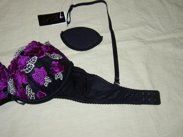 ブラックにパープルとホワイトの刺繍C70Mワイヤー入り < 女性ファッション  ブラックにパープルとホワイトの刺繍C70Mワイヤー入り < 女性ファッションの