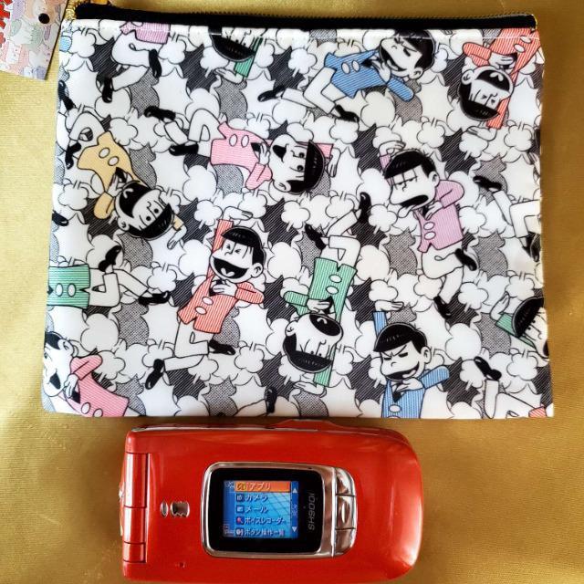 込み★おそ松さんとサンキューマート★ポーチ2点セット★ < アニメ/コミック/キャラクター  込み★おそ松さんとサンキューマート★ポーチ2点セット★ < アニメ/コミック/キャラクターの