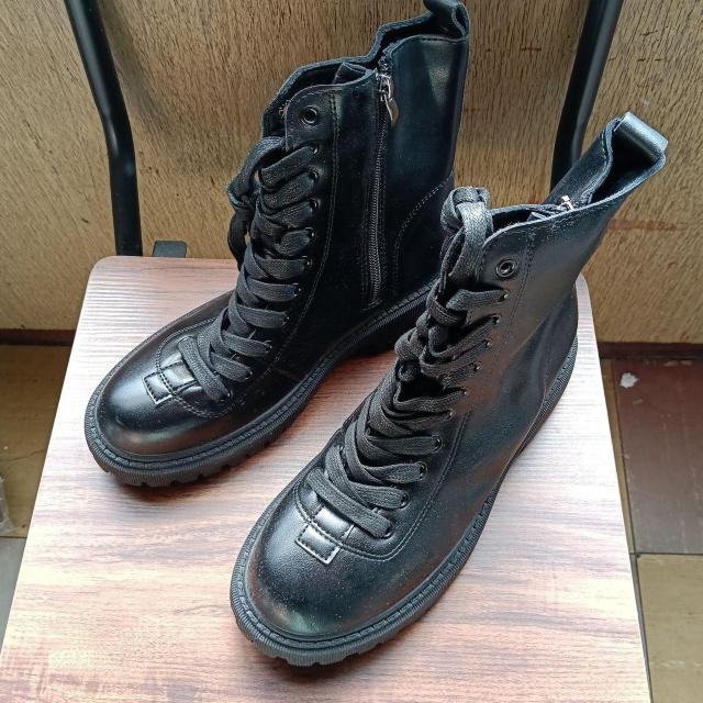 新品 24.5cm レディース ブーツ ブラック 厚底 シューズ ショートブーツ < 女性ファッション  新品 24.5cm レディース ブーツ ブラック 厚底 シューズ ショートブーツ  < 女性ファッションの