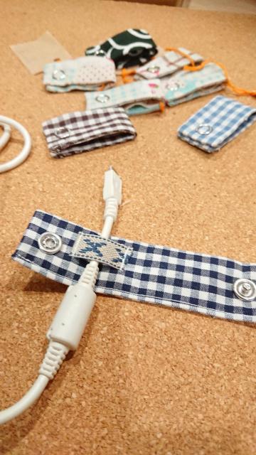 ハンドメイドケーブルバンド(チェックネイビー) < 女性ファッション  ハンドメイドケーブルバンド(チェックネイビー) < 女性ファッションの