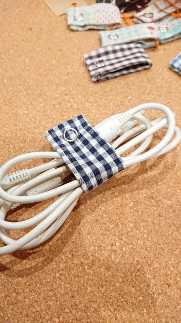 ハンドメイドケーブルバンド(チェックネイビー) < 女性ファッション  ハンドメイドケーブルバンド(チェックネイビー) < 女性ファッションの