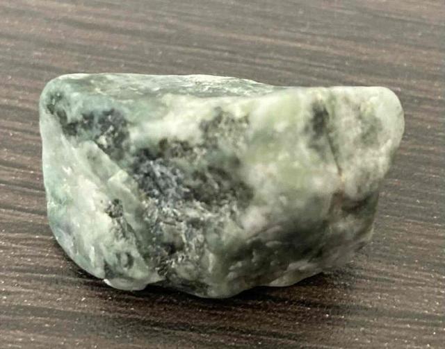 激安800円スタート!「お守り」や「ワイヤー作家」や「ジュエリー作家」の素材に阿波翡翠(ジェイド)原石 < インテリア/ライフ  激安800円スタート!「お守り」や「ワイヤー作家」や「ジュエリー作家」の素材に阿波翡翠(ジェイド)原石  < インテリア/ライフの