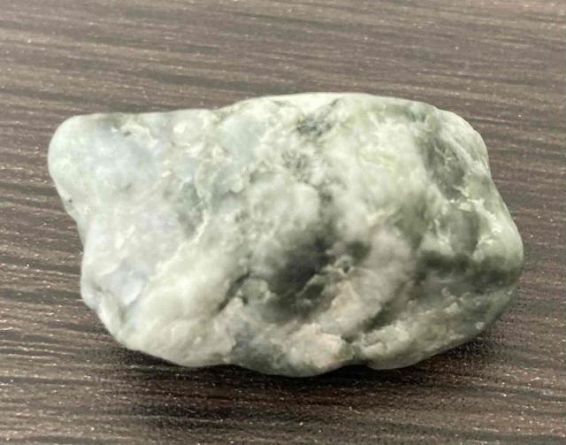 激安800円スタート!「お守り」や「ワイヤー作家」や「ジュエリー作家」の素材に阿波翡翠(ジェイド)原石 < インテリア/ライフ  激安800円スタート!「お守り」や「ワイヤー作家」や「ジュエリー作家」の素材に阿波翡翠(ジェイド)原石 < インテリア/ライフの