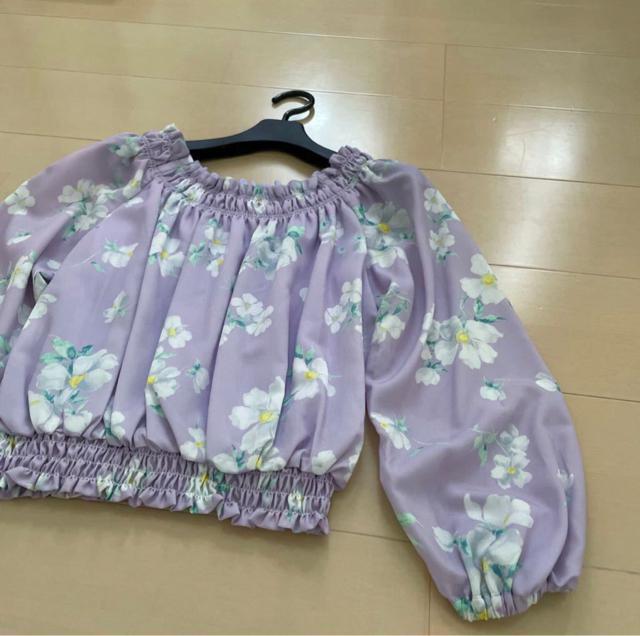 新品 CECIL Mc BEE 花柄シャーリング ブラウス < ブランド  新品 CECIL Mc BEE 花柄シャーリング ブラウス < ブランドの