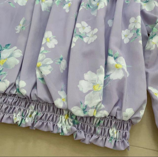 新品 CECIL Mc BEE 花柄シャーリング ブラウス < ブランド  新品 CECIL Mc BEE 花柄シャーリング ブラウス < ブランドの