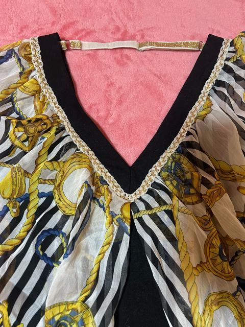 d.i.a. 大きく空いた前後のVネック マリン柄シフォンがヒラヒラとなびく涼しげな五分袖トップス 新品未使用 < ブランド  d.i.a. 大きく空いた前後のVネック マリン柄シフォンがヒラヒラとなびく涼しげな五分袖トップス 新品未使用 < ブランドの