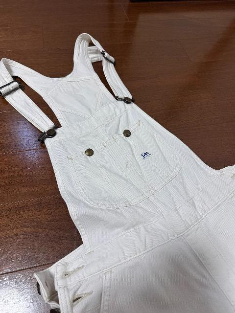 Lee ホワイトオーバーオール 細身デニム カップ内蔵キャミインナー肌魅せ < ブランド Lee ホワイトオーバーオール 細身デニム カップ内蔵キャミインナー肌魅せ < ブランドの