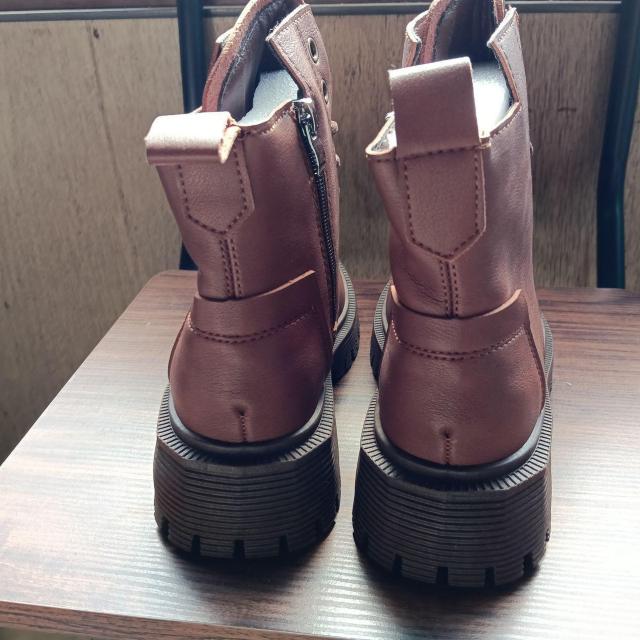 新品 22.5cm レディース ブーツ ブラウン 厚底 シューズ ショートブーツ < 女性ファッション  新品 22.5cm レディース ブーツ ブラウン 厚底 シューズ ショートブーツ < 女性ファッションの