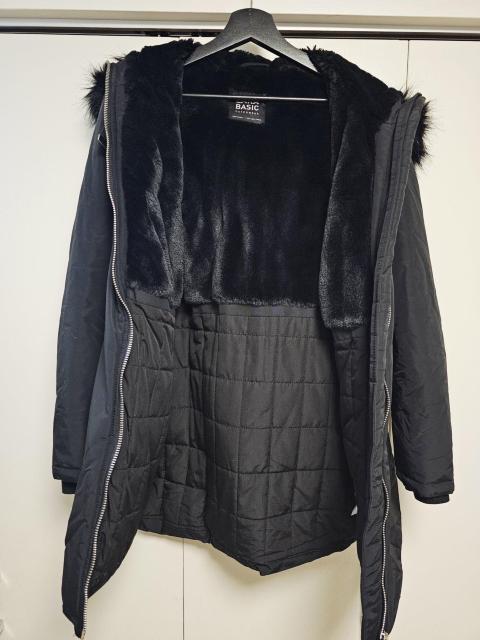 ZARA フードファー ハーフ丈コート 黒 M < ブランド ZARA フードファー ハーフ丈コート 黒 M < ブランドの