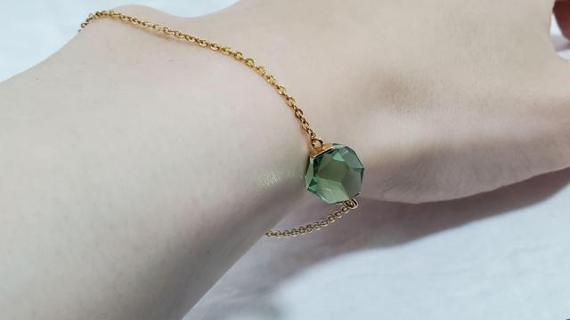 正規未 レア スワロフスキー リフレクションクリスタル スワンチャームチェーンブレスレット 緑石L×ロゴアイコン 付属有○調節可 < ブランド  正規未 レア スワロフスキー リフレクションクリスタル スワンチャームチェーンブレスレット 緑石L×ロゴアイコン 付属有○調節可 < ブランドの