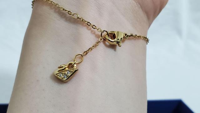 正規未 レア スワロフスキー リフレクションクリスタル スワンチャームチェーンブレスレット 緑石L×ロゴアイコン 付属有○調節可 < ブランド  正規未 レア スワロフスキー リフレクションクリスタル スワンチャームチェーンブレスレット 緑石L×ロゴアイコン 付属有○調節可 < ブランドの