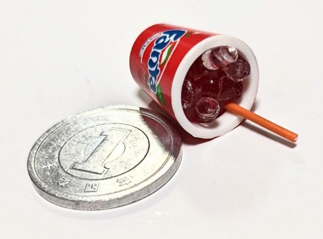 ミニチュア★ファンタ★ストロベリー★イチゴ★紙コップ★ドールハウスに★デザイン違いたくさんあります★ < おもちゃ  ミニチュア★ファンタ★ストロベリー★イチゴ★紙コップ★ドールハウスに★デザイン違いたくさんあります★ < おもちゃの