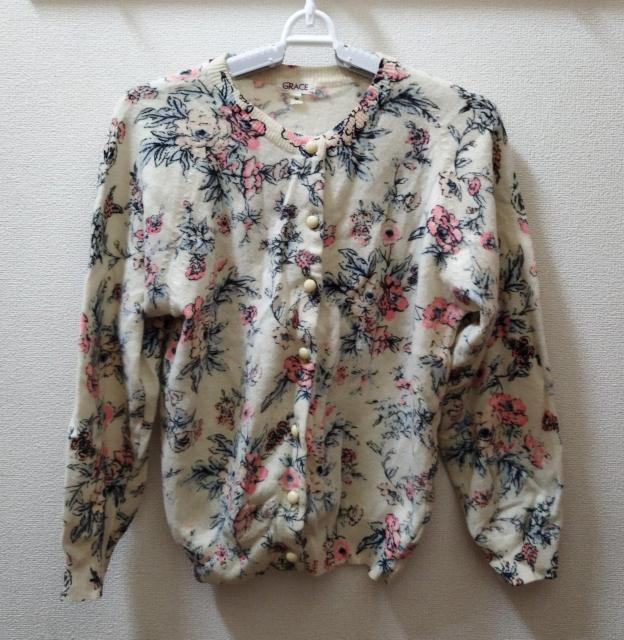 アイボリー ピンク系花柄ニットカーディガン M クロップド < 女性ファッション  アイボリー ピンク系花柄ニットカーディガン M クロップド < 女性ファッションの
