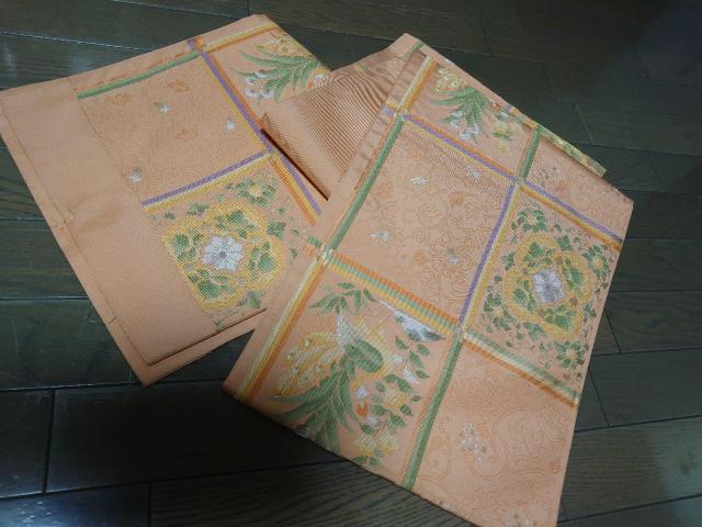 たぶん未使用、六通の袋帯、芯なし、サーモンピンクに柄 < 女性ファッション  たぶん未使用、六通の袋帯、芯なし、サーモンピンクに柄  < 女性ファッションの