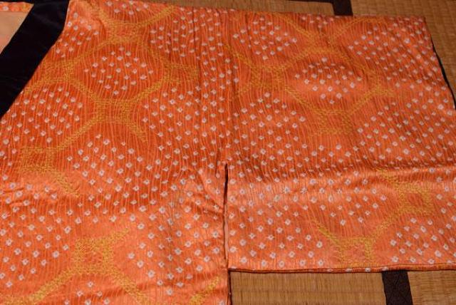 正絹 新品同様 ねんねこ 総絞り 小紋生地使用 美品 < 女性ファッション 正絹 新品同様 ねんねこ 総絞り 小紋生地使用 美品 < 女性ファッションの