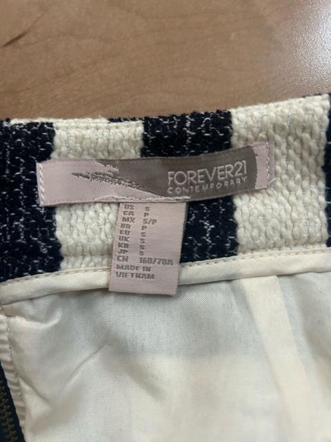 Forever21 {[_[XJ[g  uh 