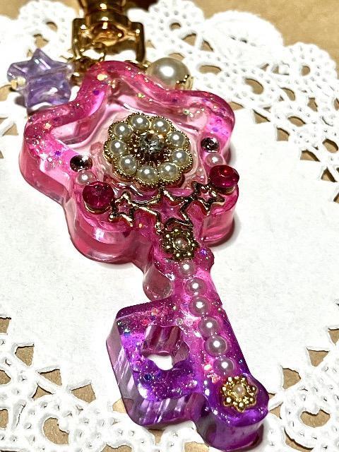 レジン バックチャーム ハンドメイド シェイカー ピンク < 女性ファッション レジン バックチャーム ハンドメイド シェイカー ピンク < 女性ファッションの