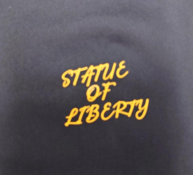 美品★バックプリントパーカー★トレーナー★フリース★可愛い★Mサイズ相当★自由の女神★メンズパーカー★レディースパーカー★送料無料 < 男性ファッション 美品★バックプリントパーカー★トレーナー★フリース★可愛い★Mサイズ相当★自由の女神★メンズパーカー★レディースパーカー★送料無料 < 男性ファッションの