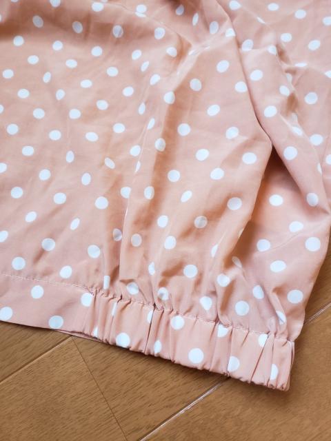 ☆新品未使用☆a.v.v☆淡いくすみオレンジ系水玉シャツブラウス☆38 < ブランド  ☆新品未使用☆a.v.v☆淡いくすみオレンジ系水玉シャツブラウス☆38 < ブランドの