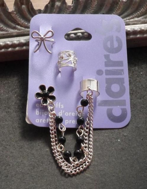 新品 お花チェーンカフスピアスとカフスの3個セット < 女性アクセサリー/時計 新品 お花チェーンカフスピアスとカフスの3個セット < 女性アクセサリー/時計の