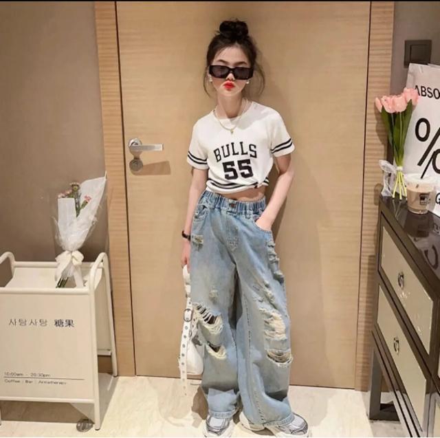 ジュニア ガールズ デニムパンツ ダメージ加工 洗練デザイン 加工デニムパンツ < キッズ/ベビー ジュニア ガールズ デニムパンツ ダメージ加工 洗練デザイン 加工デニムパンツ < キッズ/ベビーの