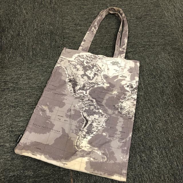 即決 bPrBeams ワールドマップ トートバッグ < 女性ファッション  即決 bPrBeams ワールドマップ トートバッグ < 女性ファッションの
