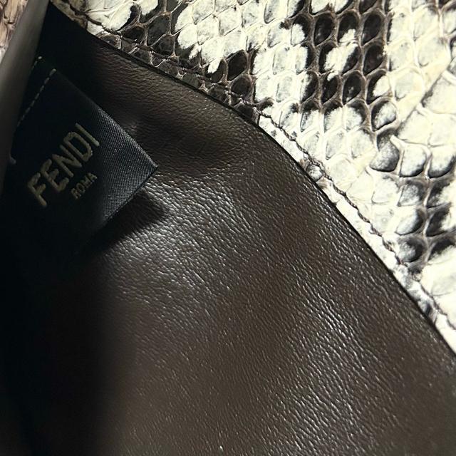 ���i FENDI �t�F���f�B �p�C�\�� �s�[�J�u�[ �o�b�O�C���|�P�b�g �� �u�����h�� 