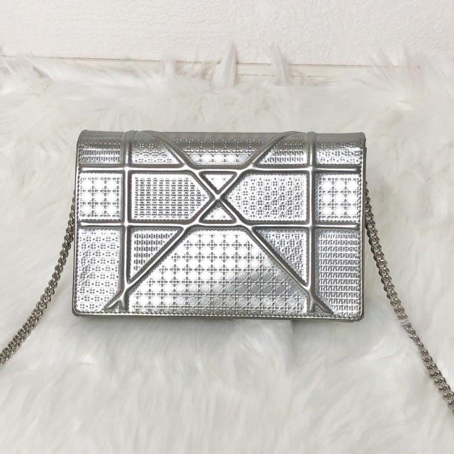 【廃盤】Christian Dior クリスチャンディオール チェーンショルダーバッグ ディオラマ シルバー < ブランド 【廃盤】Christian Dior クリスチャンディオール チェーンショルダーバッグ ディオラマ シルバー < ブランドの