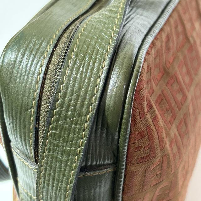 FENDI �Y�b�J ���B���e�[�W FF���S �L�����o�X ���U�[ �V�����_�[�o�b�O �u���E�� �J�[�L �� �u�����h�� 