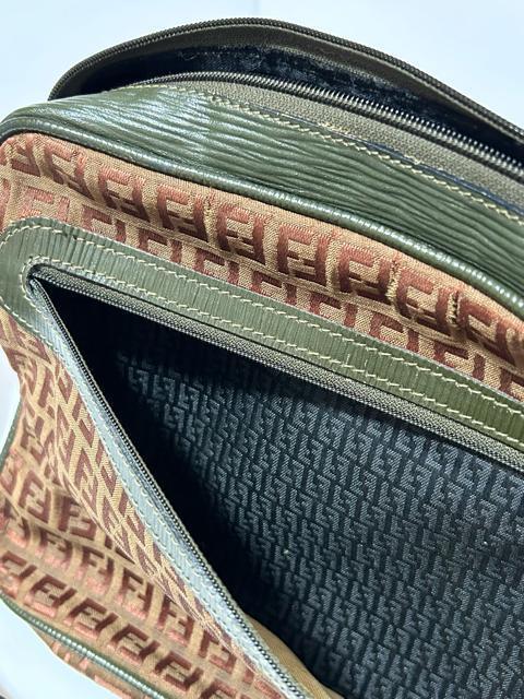 FENDI �Y�b�J ���B���e�[�W FF���S �L�����o�X ���U�[ �V�����_�[�o�b�O �u���E�� �J�[�L �� �u�����h�� 