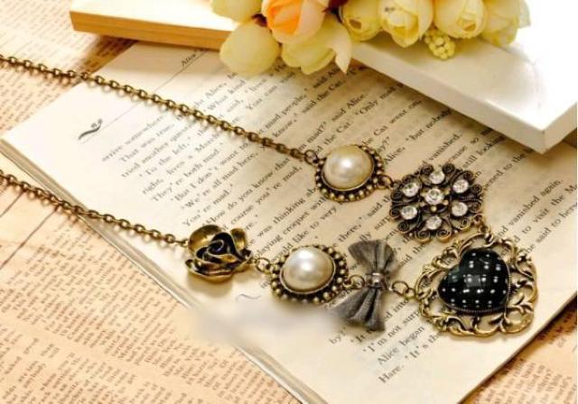 新品ゴスロリ姫系アンティーク調ハートパール薔薇ネックレス < 女性アクセサリー/時計  新品ゴスロリ姫系アンティーク調ハートパール薔薇ネックレス < 女性アクセサリー/時計の