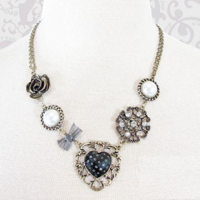 新品ゴスロリ姫系アンティーク調ハートパール薔薇ネックレス < 女性アクセサリー/時計  新品ゴスロリ姫系アンティーク調ハートパール薔薇ネックレス < 女性アクセサリー/時計の