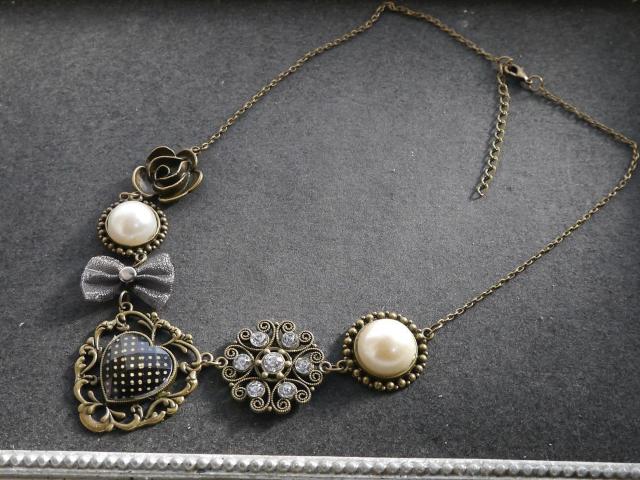 新品ゴスロリ姫系アンティーク調ハートパール薔薇ネックレス < 女性アクセサリー/時計  新品ゴスロリ姫系アンティーク調ハートパール薔薇ネックレス < 女性アクセサリー/時計の