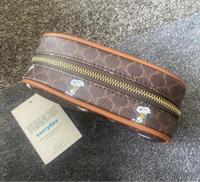新品☆しまむら スヌーピー モノグラムポーチ☆ < アニメ/コミック/キャラクター 新品☆しまむら スヌーピー モノグラムポーチ☆ < アニメ/コミック/キャラクターの