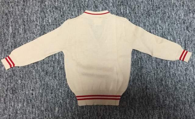 子供服 ベージュVネック長袖ニット 赤と青のペンがワンポイント < キッズ/ベビー  子供服 ベージュVネック長袖ニット 赤と青のペンがワンポイント < キッズ/ベビーの