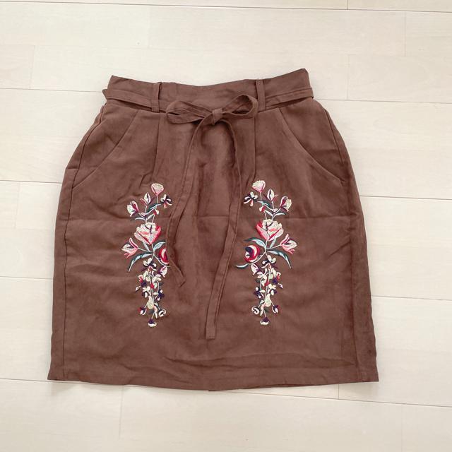 新品 フェイクスエード スカート 刺繍 < 女性ファッション  新品 フェイクスエード スカート 刺繍 < 女性ファッションの