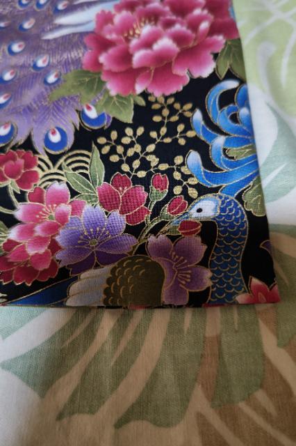 ★処分品★新柄黒×金彩大孔雀牡丹桜和柄ナナメ掛巾着袋 < キッズ/ベビー  ★処分品★新柄黒×金彩大孔雀牡丹桜和柄ナナメ掛巾着袋 < キッズ/ベビーの