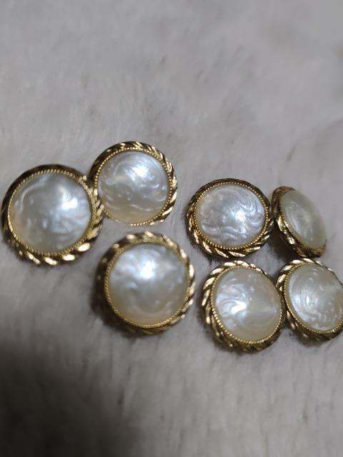 お洒落なミニボタン★7個セット★中古品です < ペット/手芸/園芸 お洒落なミニボタン★7個セット★中古品です < ペット/手芸/園芸の