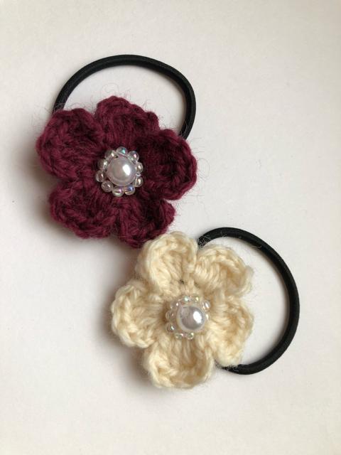 ハンドメイド ヘアゴム ウールのお花ふたつ♪ ガーリー < 女性ファッション  ハンドメイド ヘアゴム ウールのお花ふたつ♪ ガーリー < 女性ファッションの