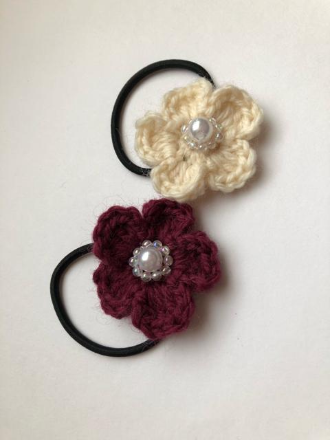 ハンドメイド ヘアゴム ウールのお花ふたつ♪ ガーリー < 女性ファッション  ハンドメイド ヘアゴム ウールのお花ふたつ♪ ガーリー < 女性ファッションの