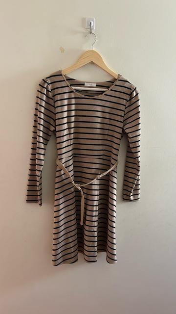 Vis ビス ベルト付き ボーダーワンピース ストライプ ベージュ×黒 M < ブランド  Vis ビス ベルト付き ボーダーワンピース ストライプ ベージュ×黒 M  < ブランドの