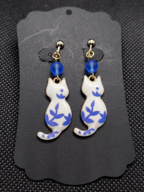 猫シルエットイヤリング・青 < 女性ファッション 猫シルエットイヤリング・青 < 女性ファッションの