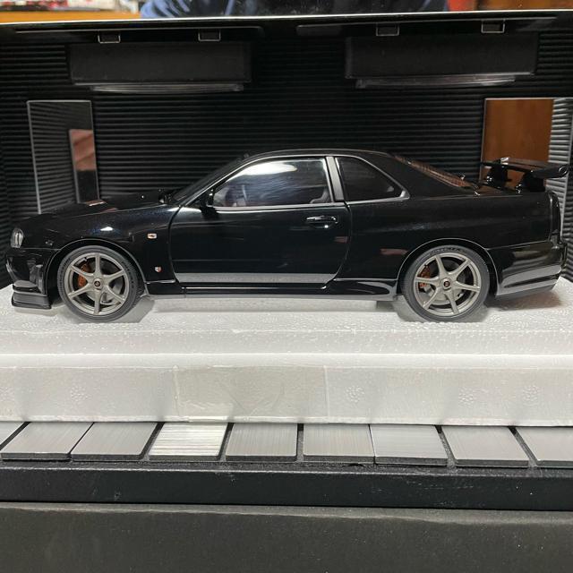 未展示品オートアート1/18スカイライン GT-R R34 V-SPEC II < ホビー  未展示品オートアート1/18スカイライン GT-R R34 V-SPEC II < ホビーの