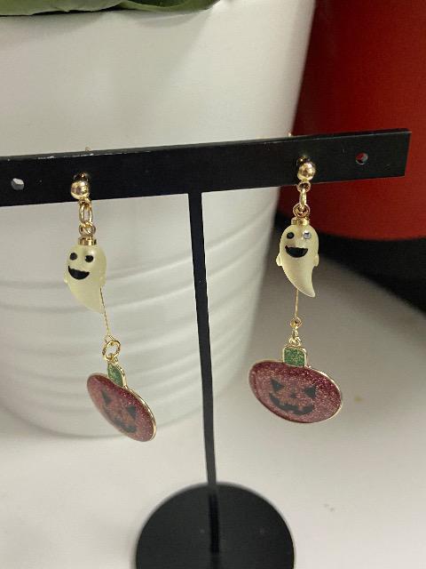 ハンドメイド ハロウィン おばけとカボチャのピアス ポストタイプ < 女性ファッション  ハンドメイド ハロウィン おばけとカボチャのピアス ポストタイプ < 女性ファッションの